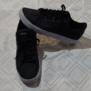Men's black shoes (10.5)